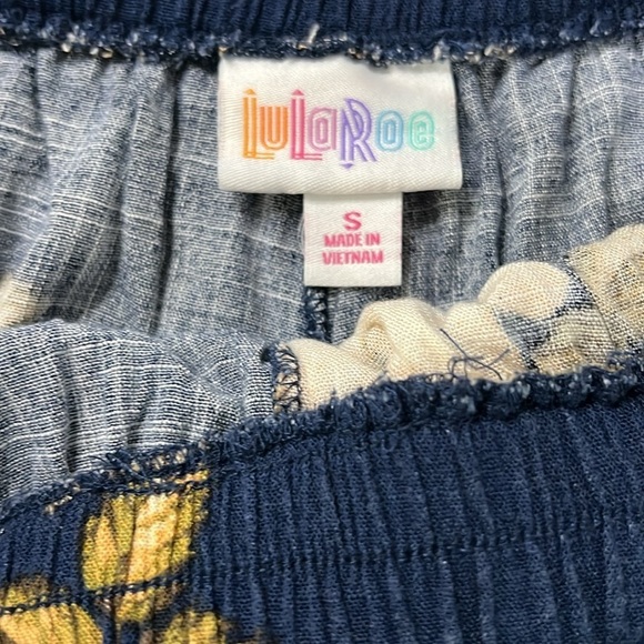 LULAROE elastic waist, wideleg, floral pants - Picture 4 of 9